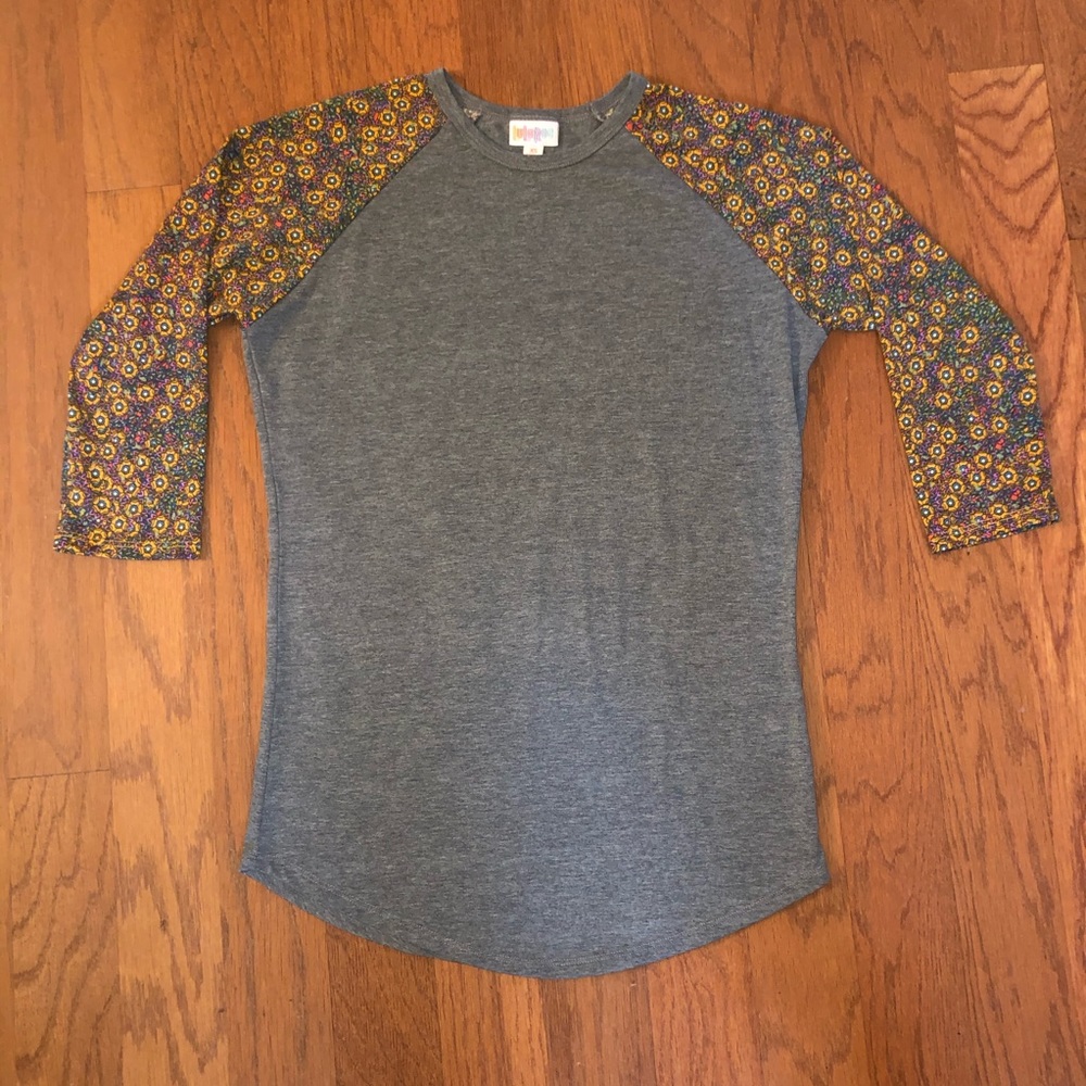 ✨2/$20✨LulaRoe • Randy Shirt - Picture 2 of 5